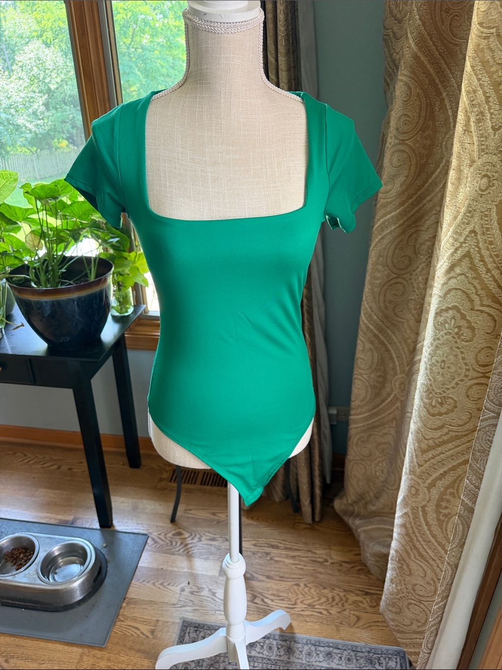 Square Neck Short Sleeve Bodysuit in Emerald Green